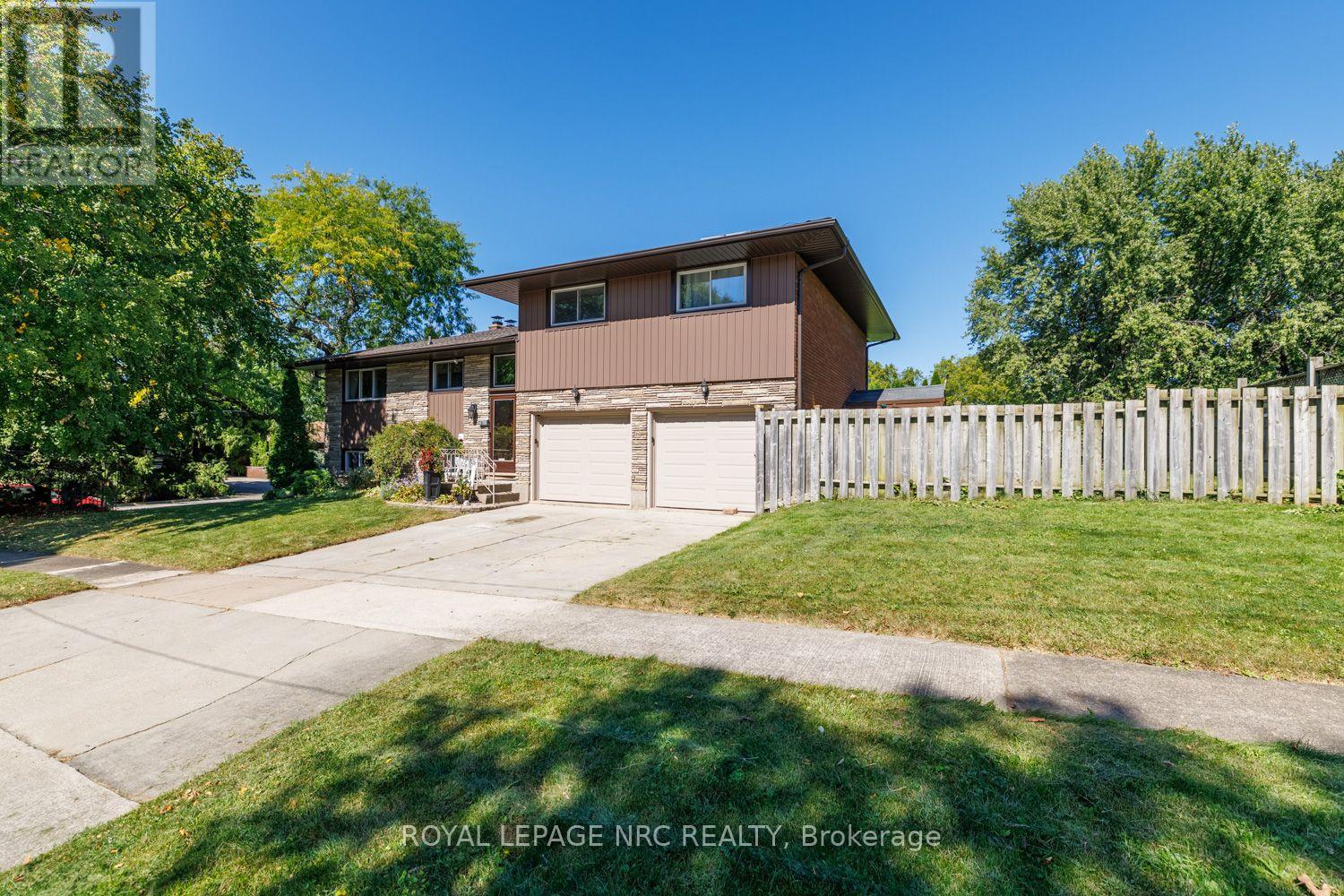 2 GLENBRAE AVENUE, St. Catharines (Burleigh Hill) — photo 2