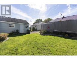 Den - 84 South Albion Street, Amherst, NS B4H2W9 Photo 7