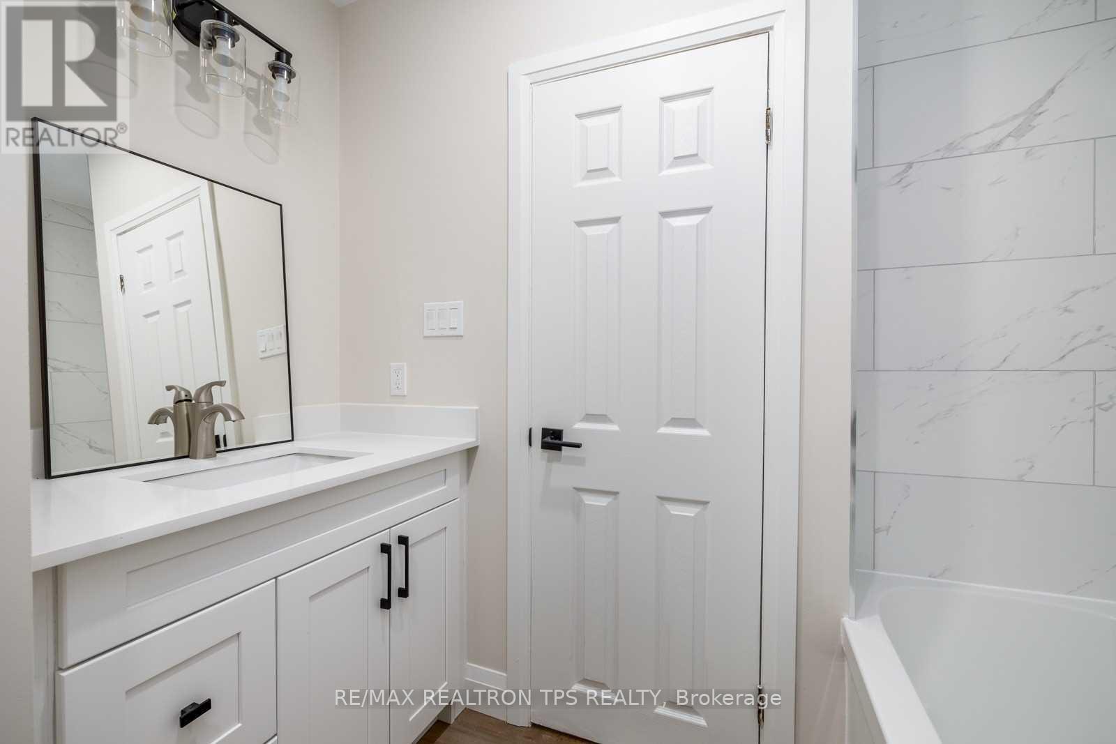 634 ATHOL STREET E, Oshawa (Donevan) — photo 6