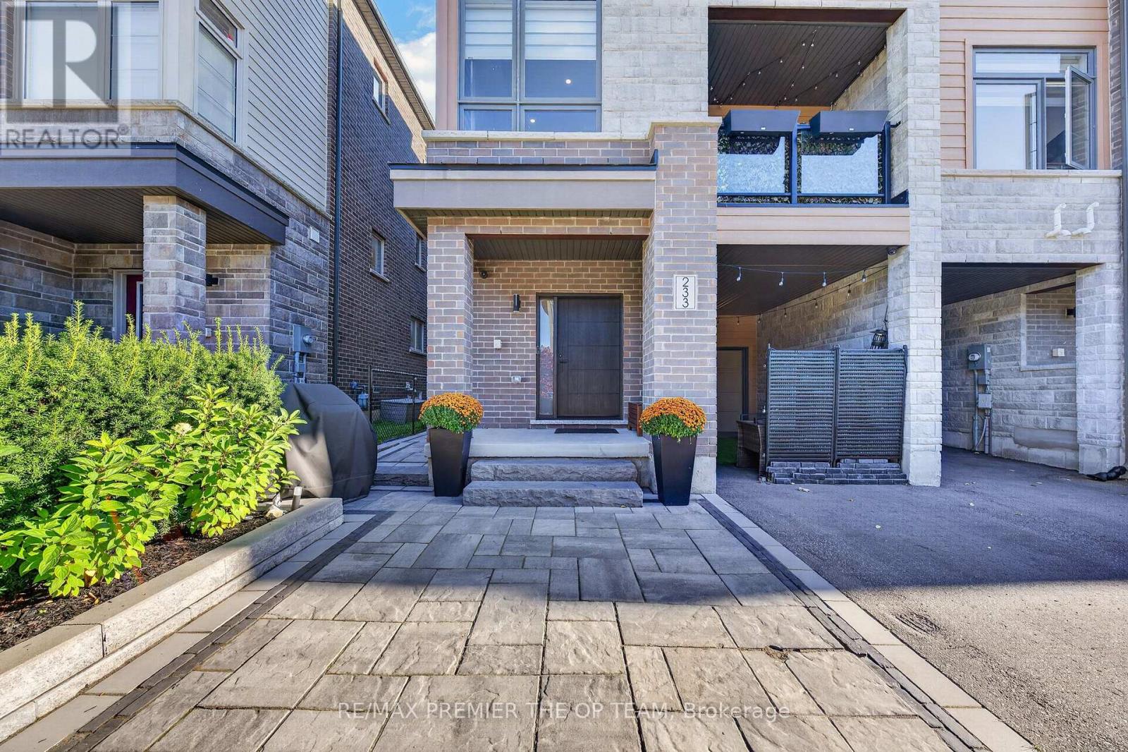 233 VIVANT STREET, Newmarket (Woodland Hill) — photo 3