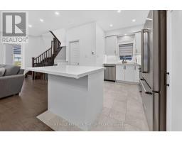 233 Vivant Street, Newmarket, ON L3X0K9 Photo 11