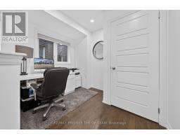 Bedroom 2 - 233 Vivant Street, Newmarket, ON L3X0K9 Photo 6