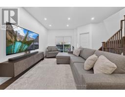 233 Vivant Street, Newmarket, ON L3X0K9 Photo 9