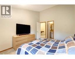 386 Brae Glen Crescent SW - photo 15