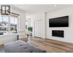 4pc Bathroom - 135 Creekstone Drive Sw, Calgary, AB T2X4Y3 Photo 7