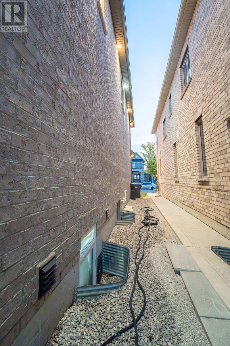 23 HENDRICKS CRESCENT - 37