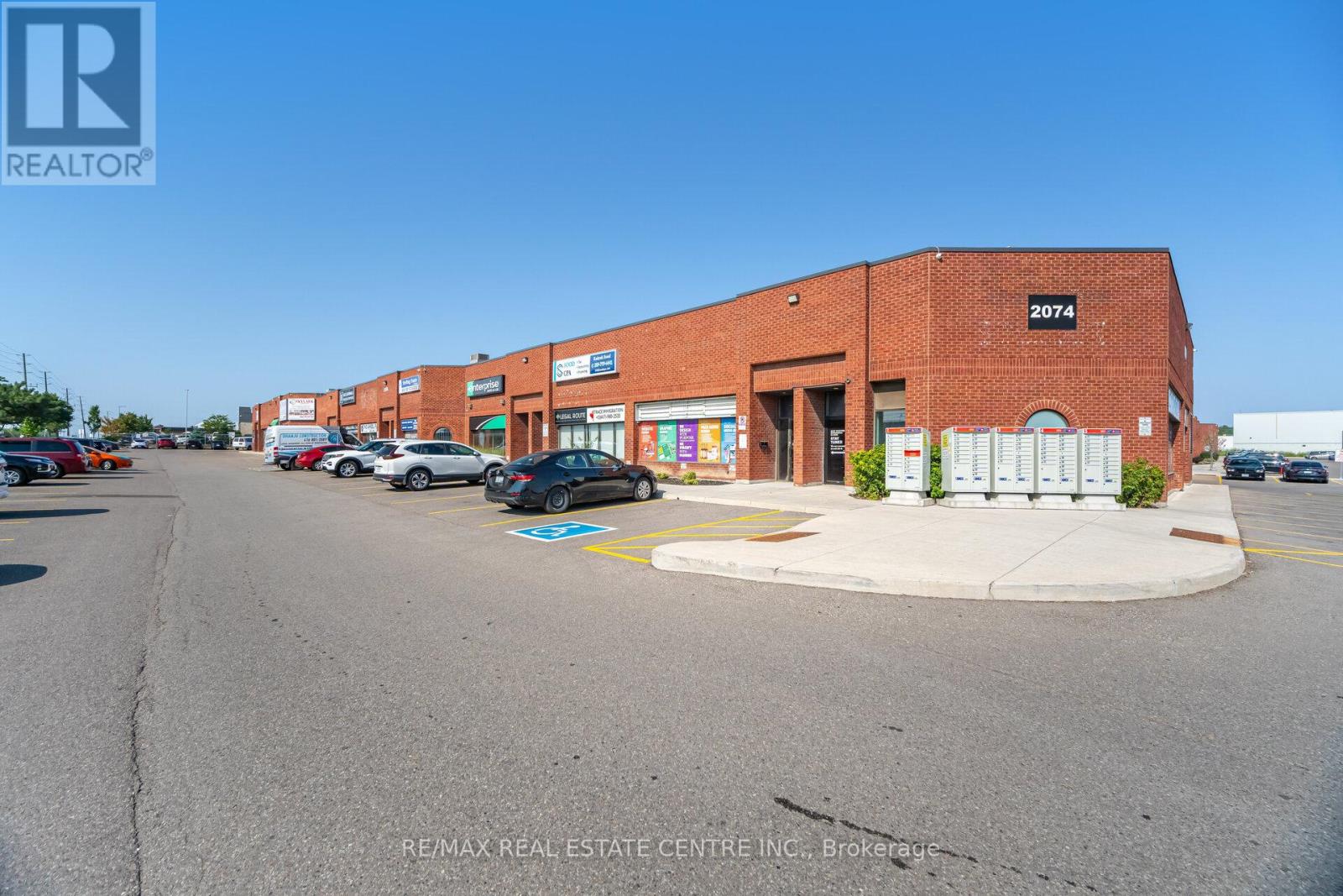 19 ( FRONT PORTION) - 2074 STEELES AVENUE E, Brampton (Southgate) — photo 2