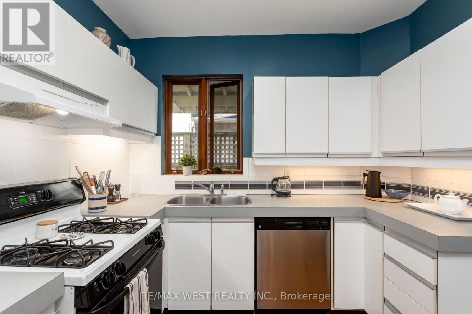 195 DUNN AVENUE, Toronto (South Parkdale) — photo 12