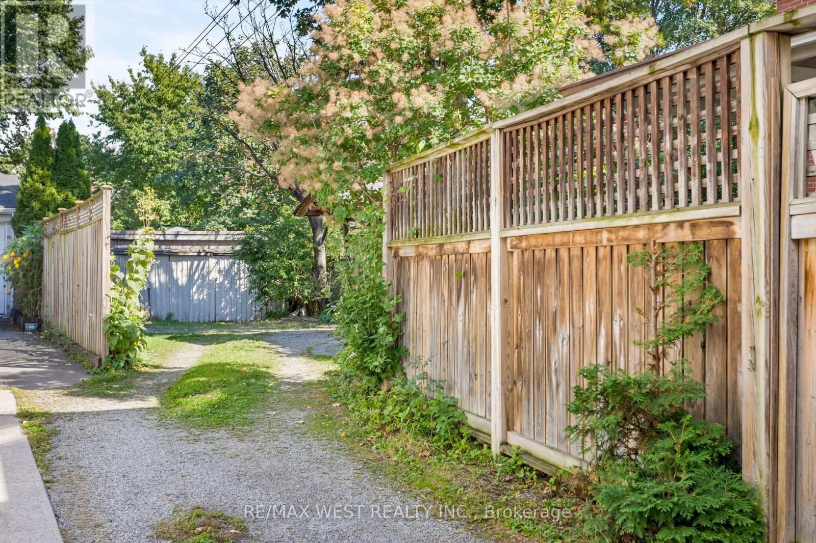 195 DUNN AVENUE - Image 37