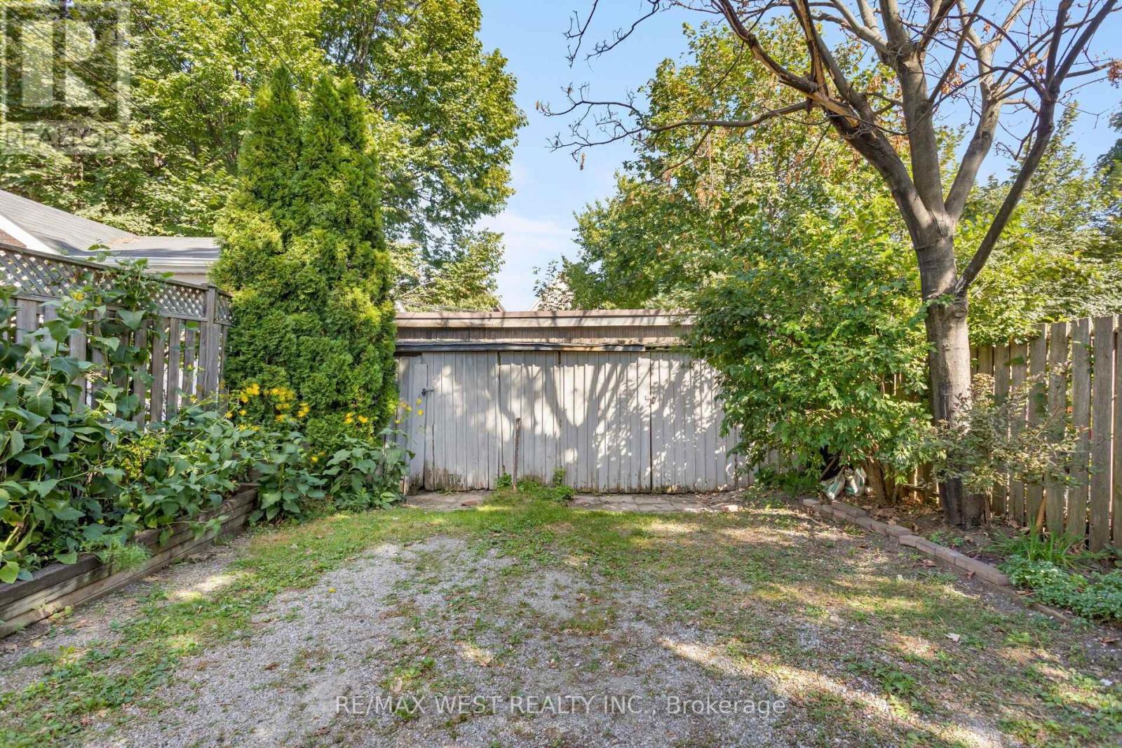 195 DUNN AVENUE - Image 38