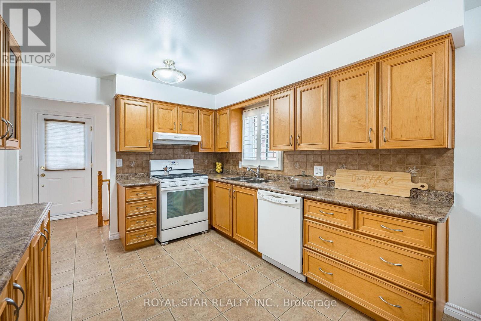 122 SAWMILL ROAD - 15