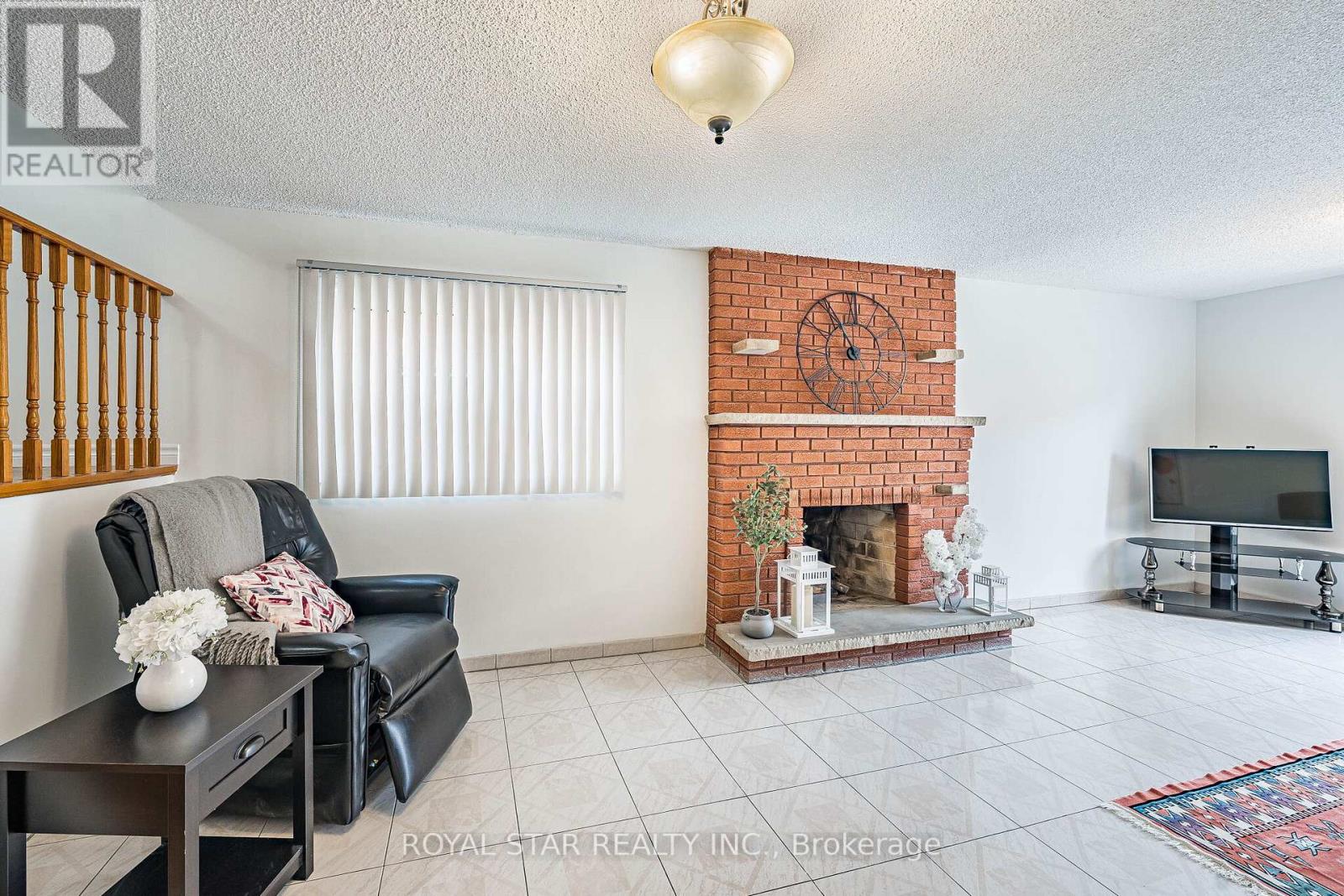 122 SAWMILL ROAD - 21