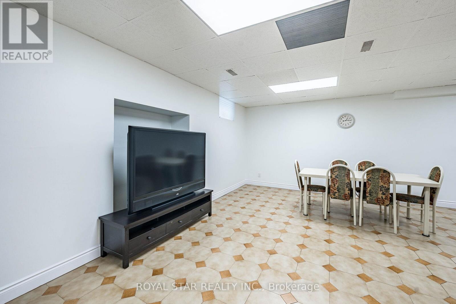 122 SAWMILL ROAD - 39