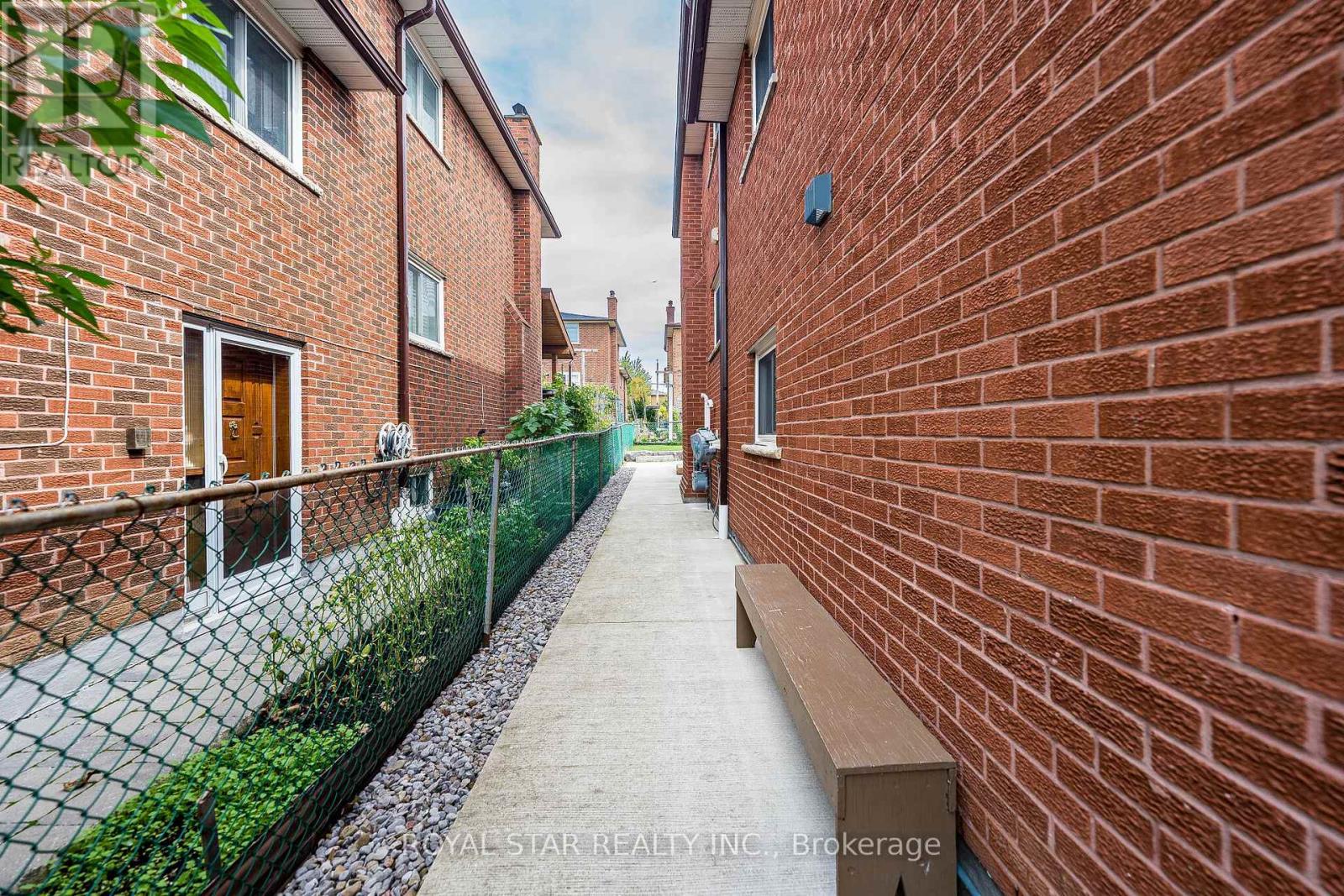 122 SAWMILL ROAD - 43