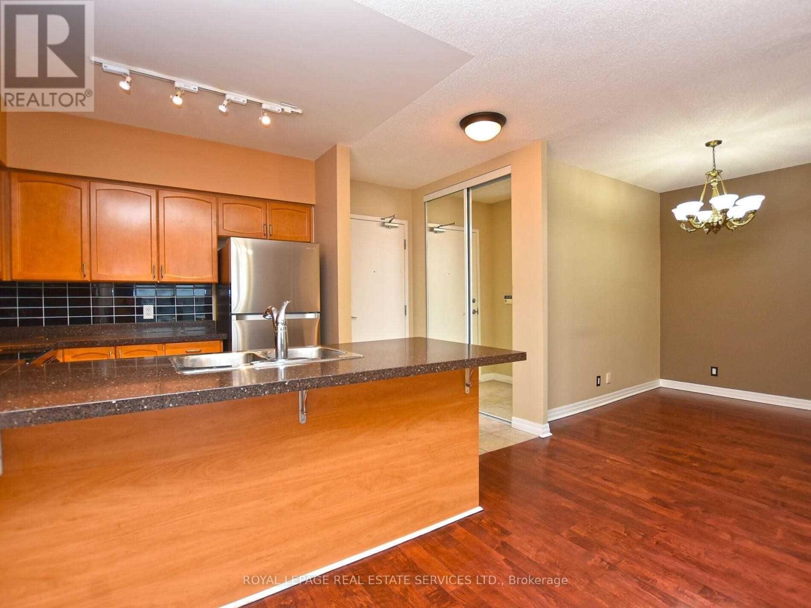 305 - 38 FONTENAY COURT, Toronto (Edenbridge-Humber Valley) — photo 2