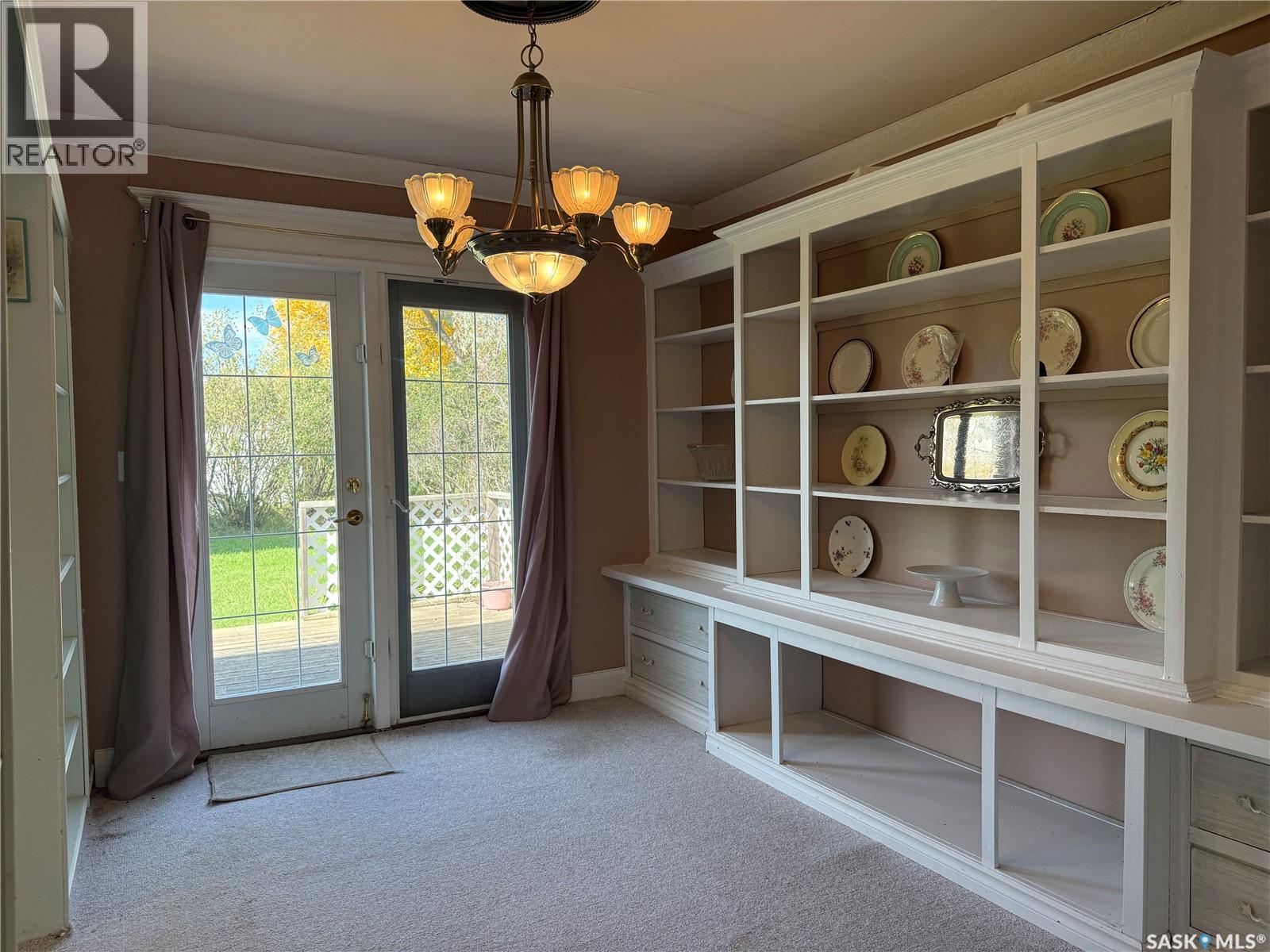 7 1st AVENUE - Image 40