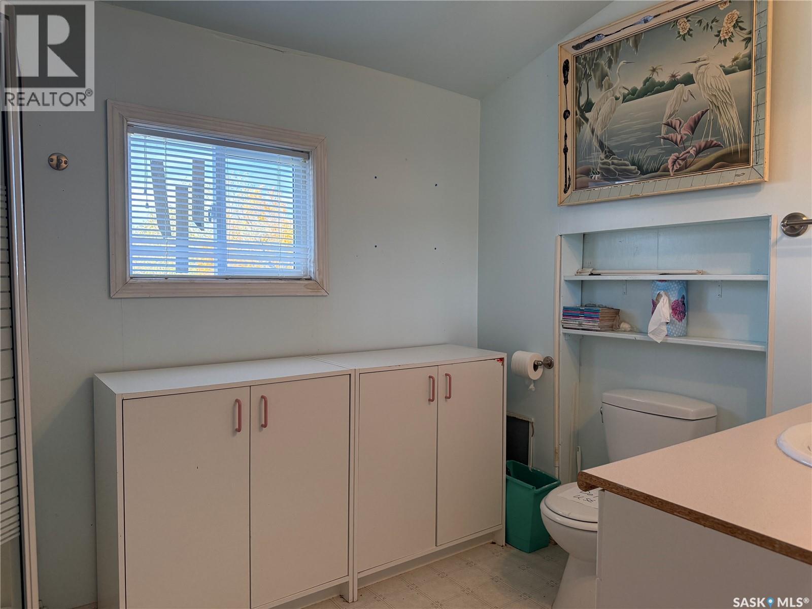 7 1st AVENUE - Image 57