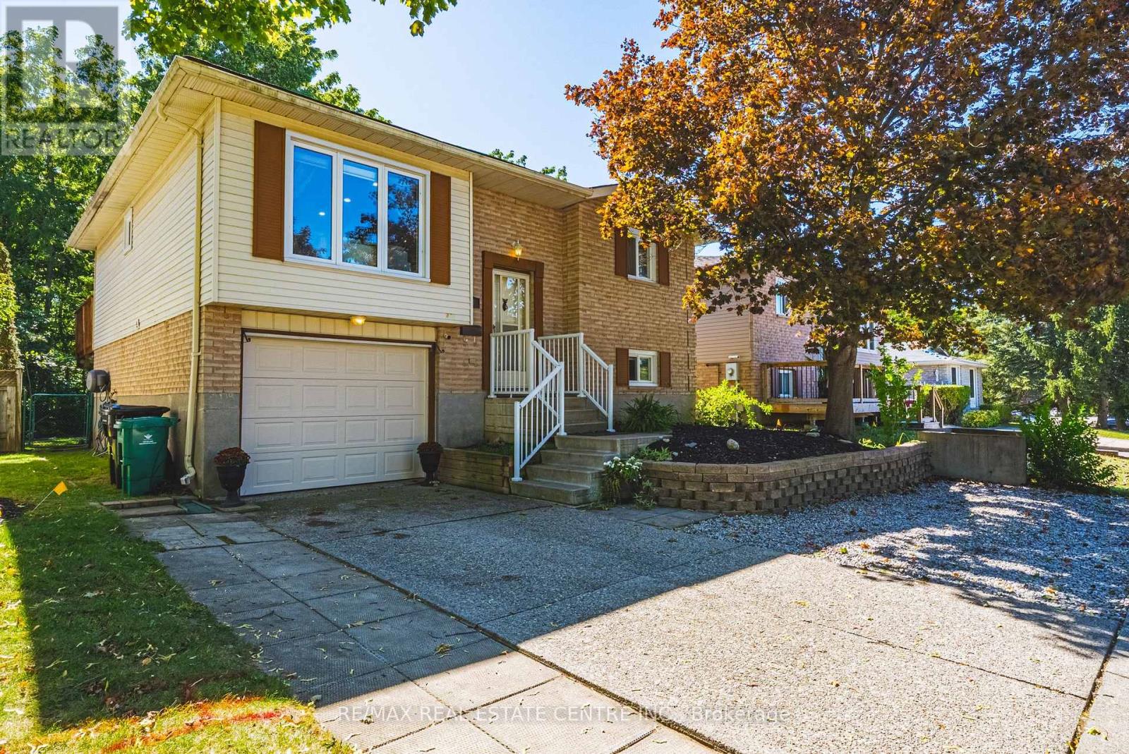 414 WOODS LANE — photo 3