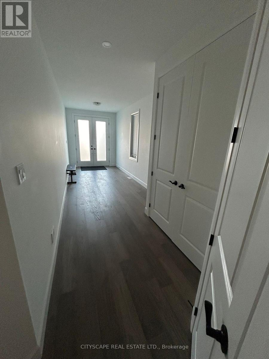 3821 AYRSHIRE AVENUE, London South (South V) — photo 2