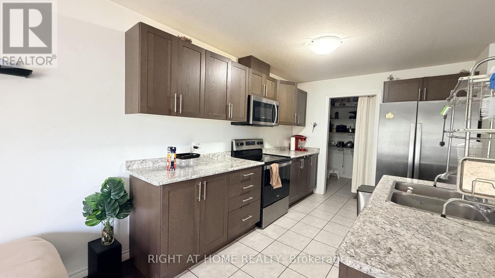 71 WOODEDGE CIRCLE, Kitchener — photo 5