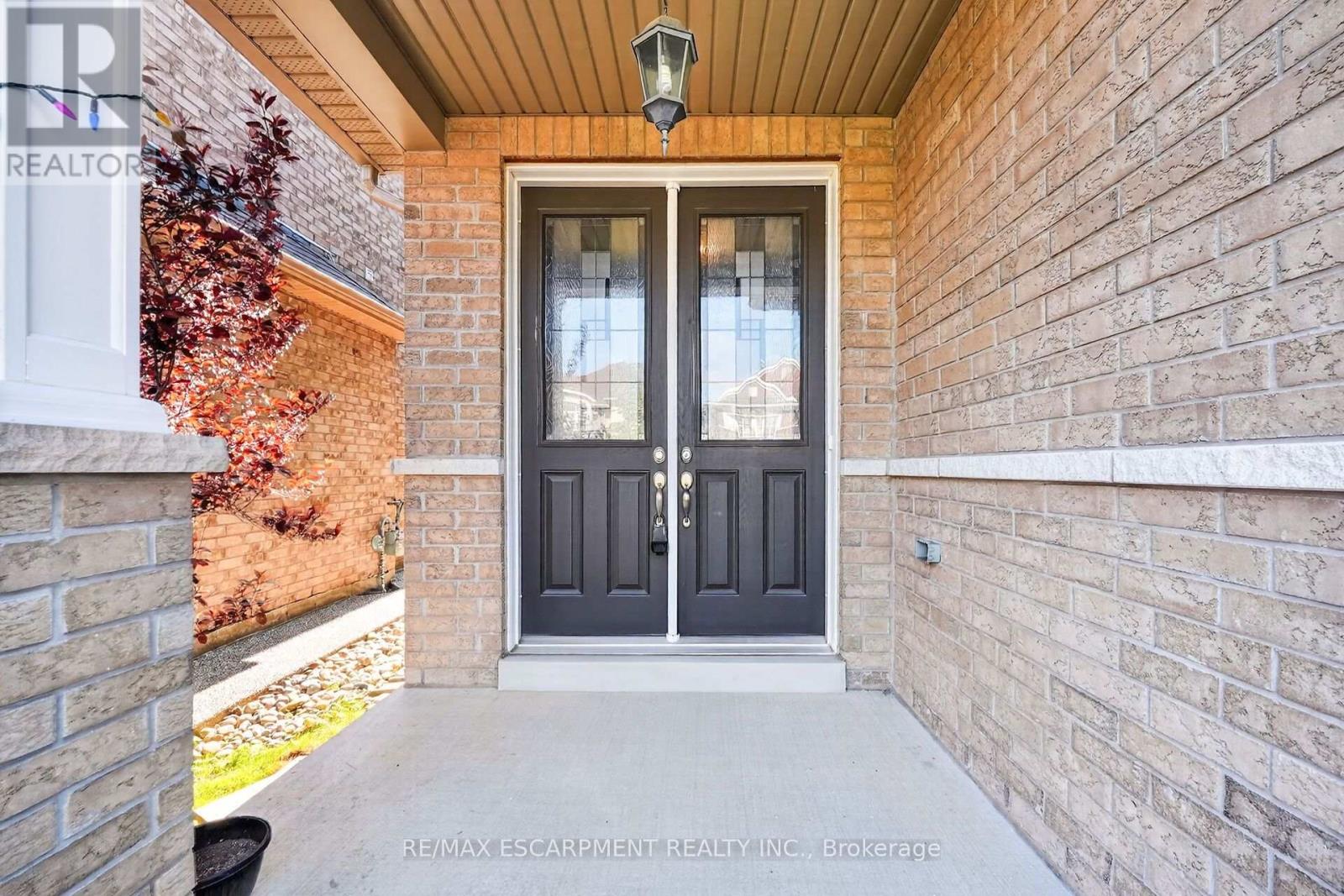 82 CHAUMONT DRIVE, Hamilton (Stoney Creek Mountain) — photo 4
