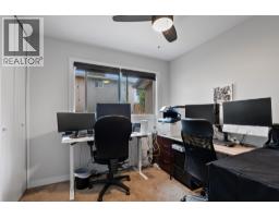 384 Arrowstone Drive, Kamloops, BC V2C1R1 Photo 18