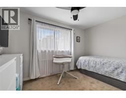 384 Arrowstone Drive, Kamloops, BC V2C1R1 Photo 19