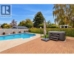 384 Arrowstone Drive, Kamloops, BC V2C1R1 Photo 32