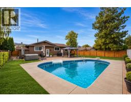 384 Arrowstone Drive, Kamloops, BC V2C1R1 Photo 27