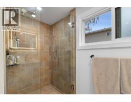 384 Arrowstone Drive, Kamloops, BC V2C1R1 Photo 16