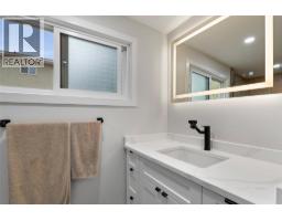 384 Arrowstone Drive, Kamloops, BC V2C1R1 Photo 17