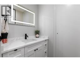 Primary Bedroom - 384 Arrowstone Drive, Kamloops, BC V2C1R1 Photo 12