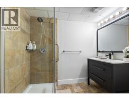 384 Arrowstone Drive, Kamloops, BC V2C1R1 Photo 25