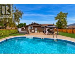 384 Arrowstone Drive, Kamloops, BC V2C1R1 Photo 28