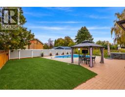 384 Arrowstone Drive, Kamloops, BC V2C1R1 Photo 35