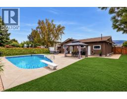 384 Arrowstone Drive, Kamloops, BC V2C1R1 Photo 31