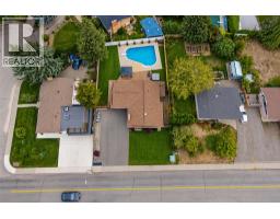 384 Arrowstone Drive, Kamloops, BC V2C1R1 Photo 37