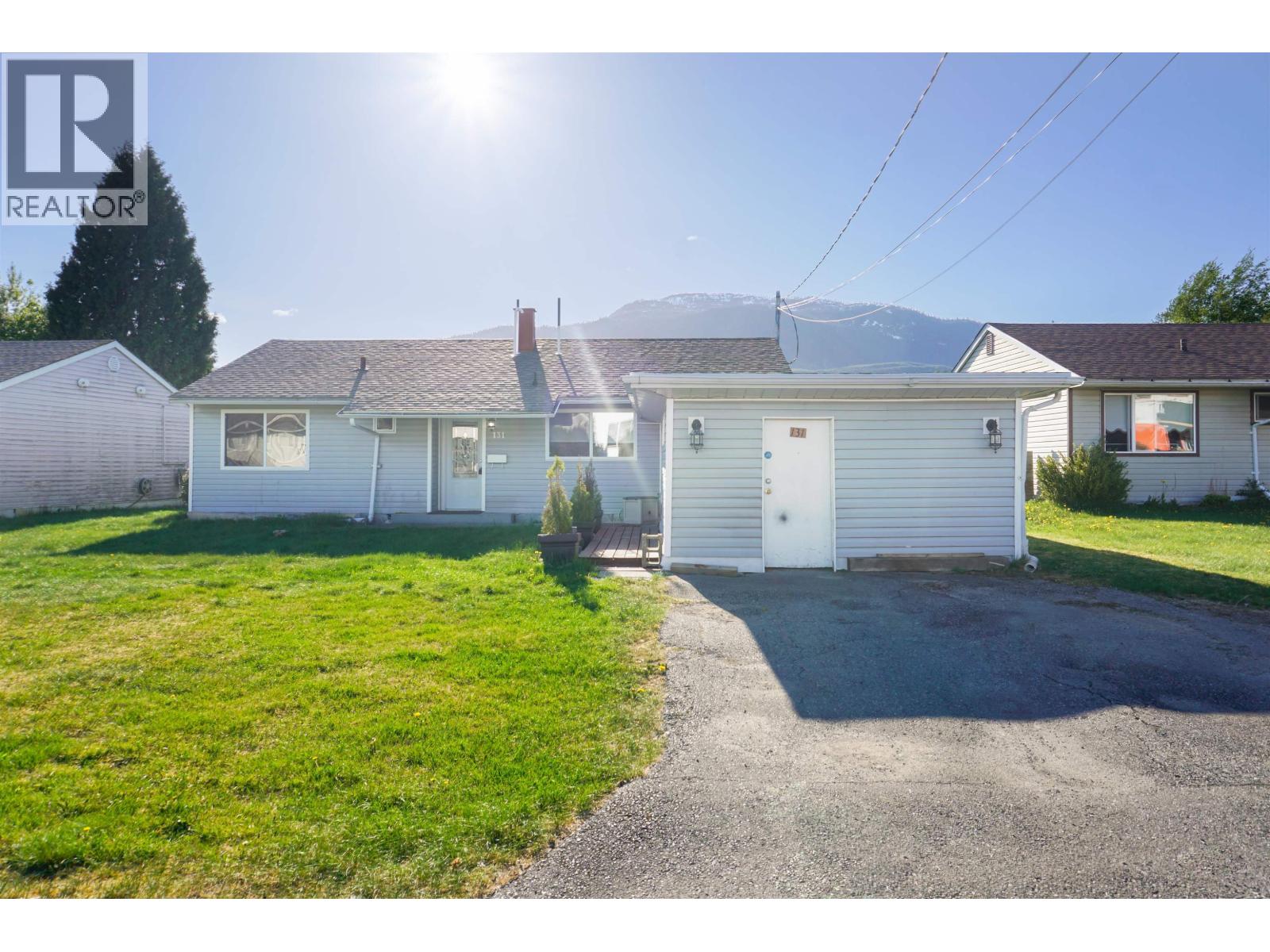 131 KOOTENAY STREET - 1