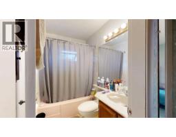 708 55 Avenue SW - photo 16