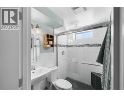 8343 48 Avenue NW - photo 28