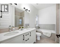 Bedroom - 13 Bayview Mews Sw, Airdrie, AB T4B5N8 Photo 13