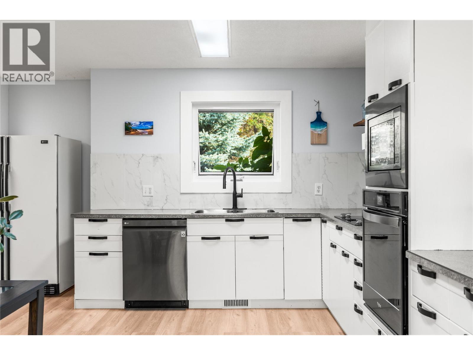 9434 Angus Drive - 10