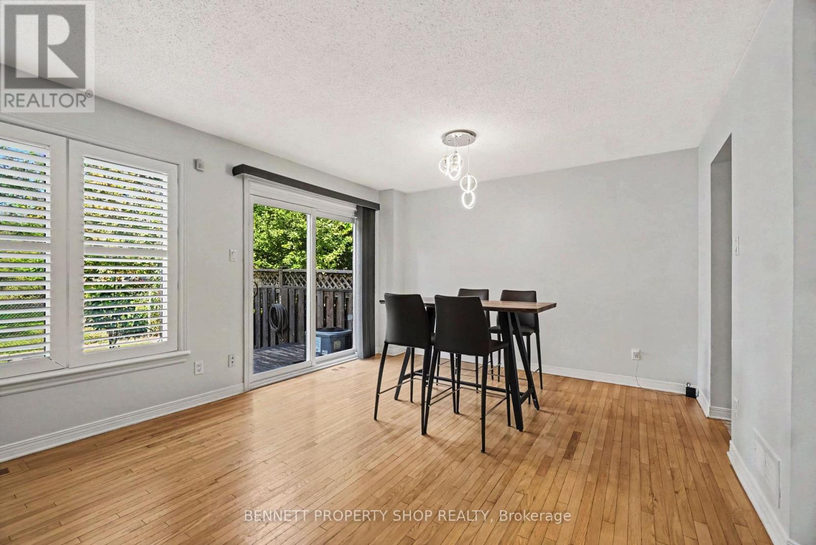 4 WINNEGREEN COURT - 4