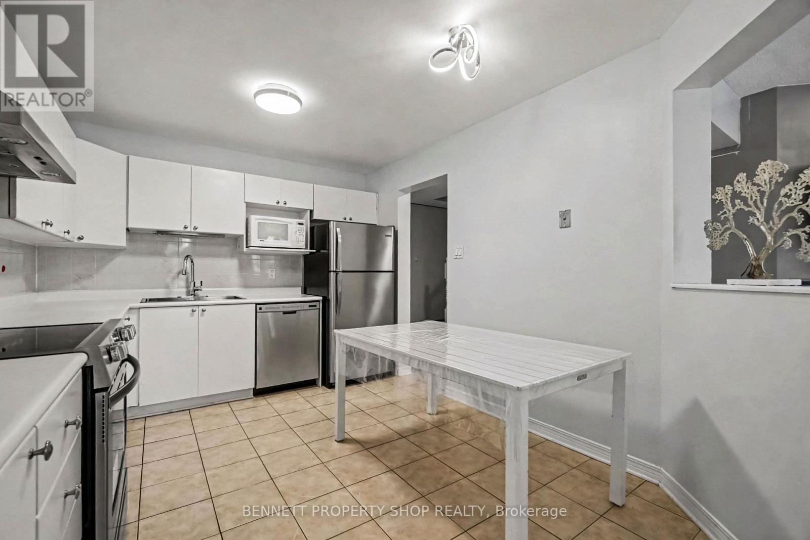 4 WINNEGREEN COURT - 5