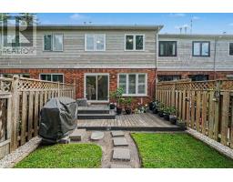 4 Winnegreen Court, Ottawa, ON K1G5P3 Photo 14
