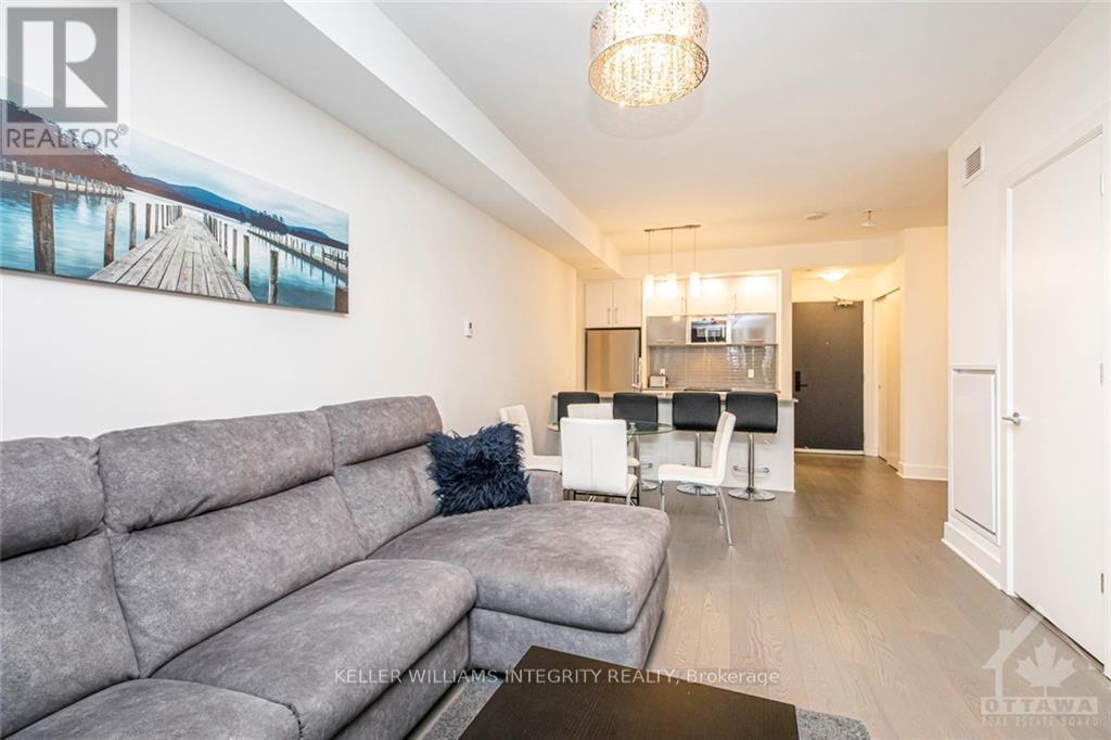 #706 255 BAY STREET - 16