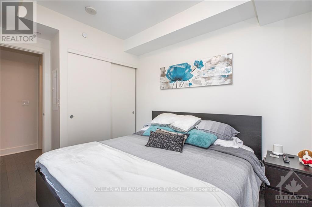 #706 255 BAY STREET - 21