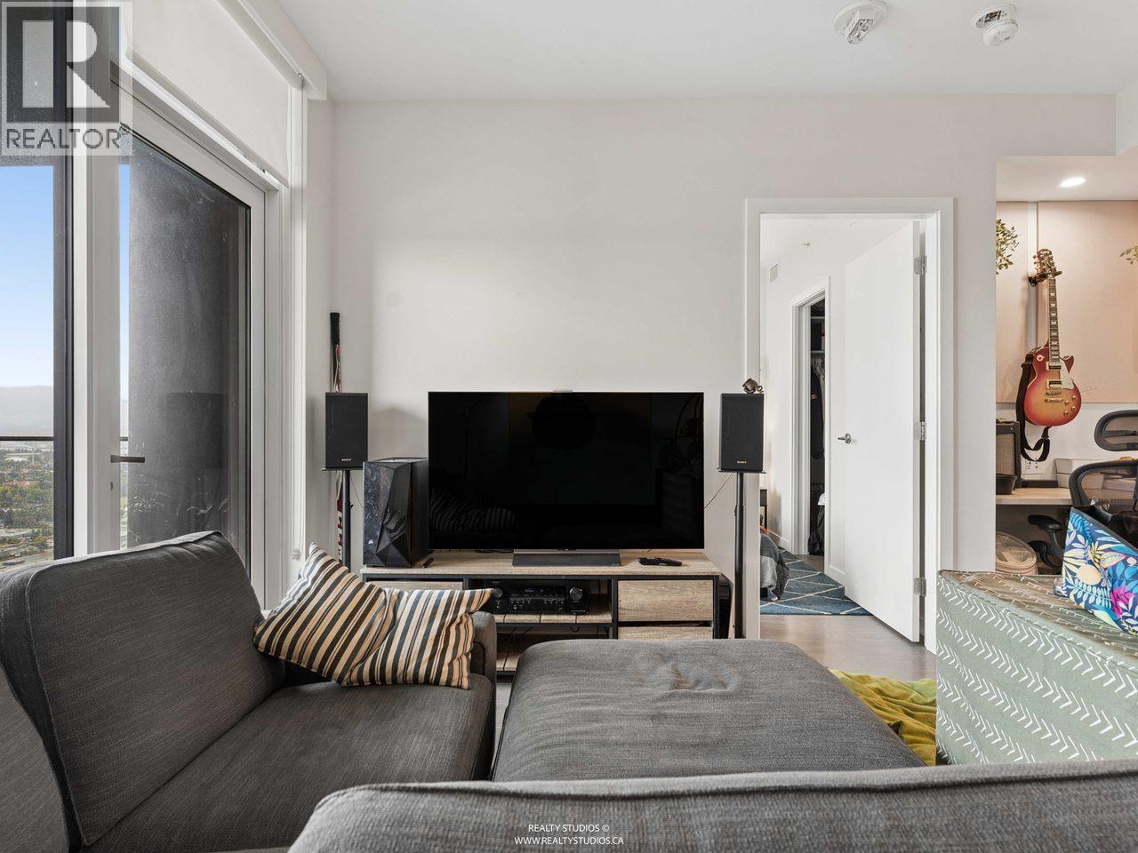 Photo of 4808 2108 GILMORE AVENUE 13