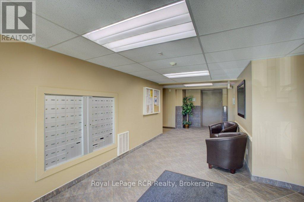 #214 645 ST DAVID STREET S - 24