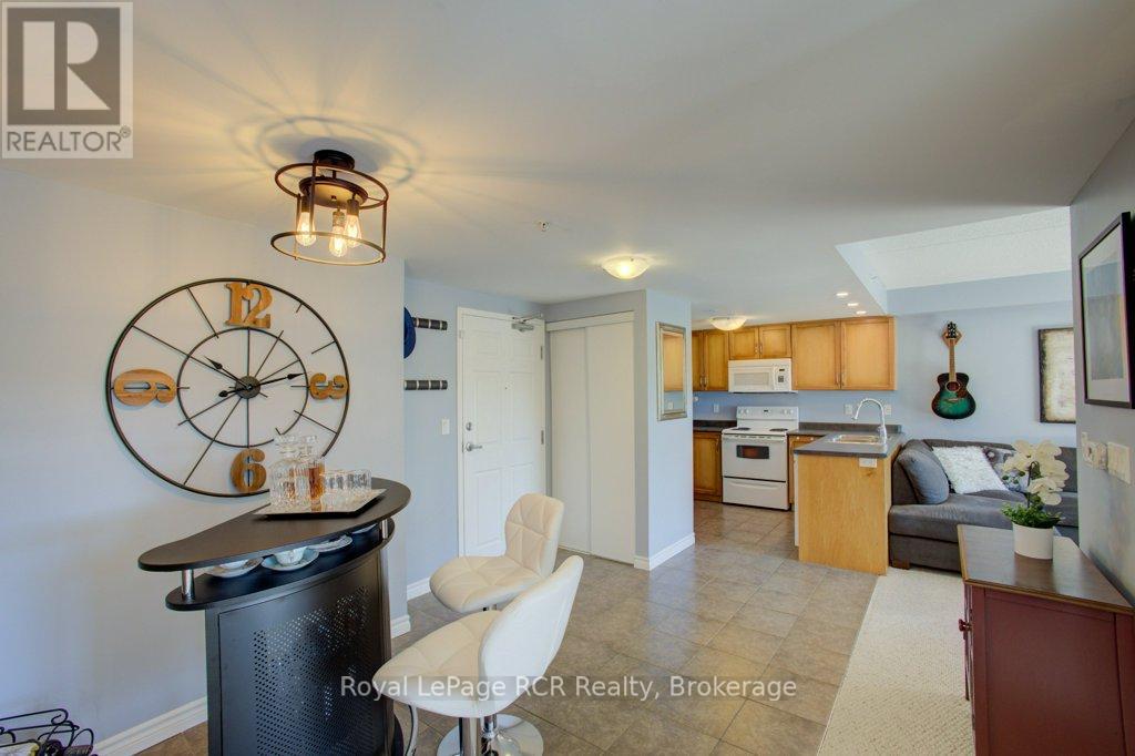 214 - 645 ST DAVID STREET S, Centre Wellington (Fergus) — photo 4
